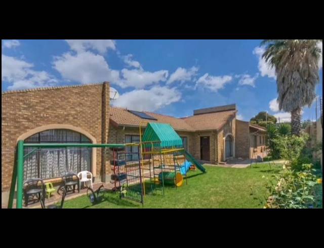 6 BEDROOM HOUSE FOR SALE IN MARLBORO